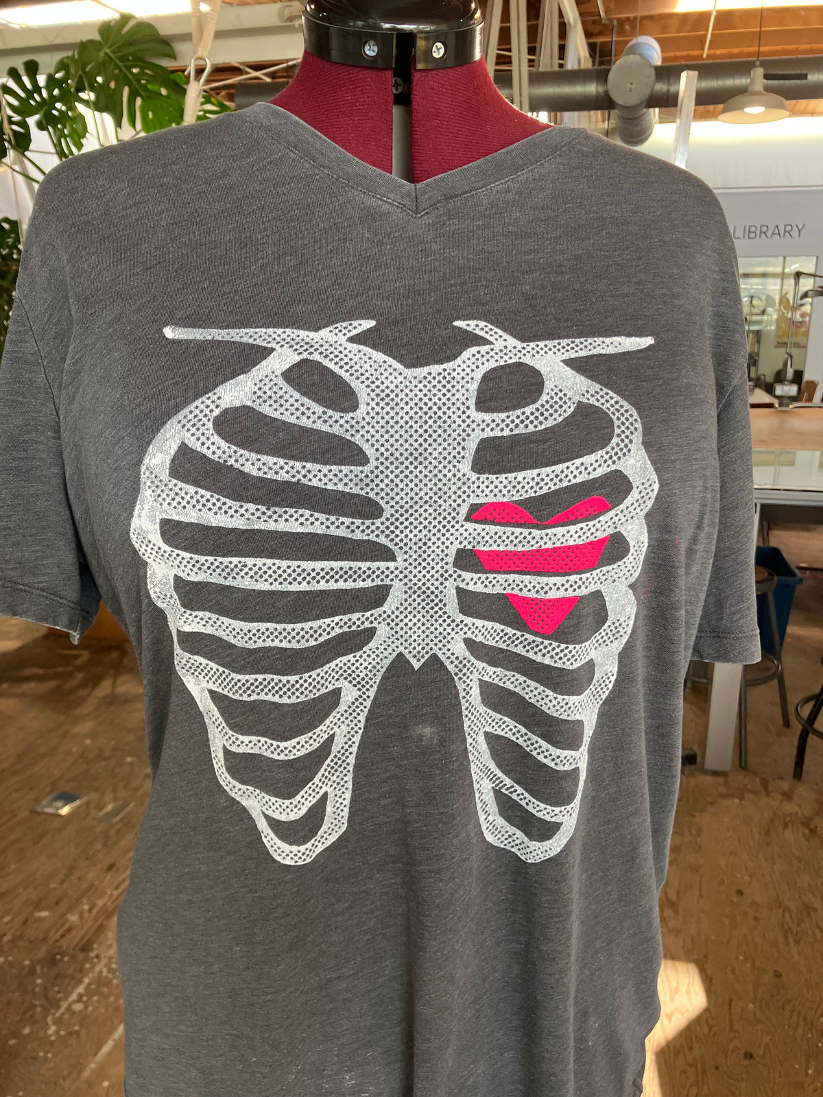 X-Ray Heart V-neck T-shirt, grey, men’s size L